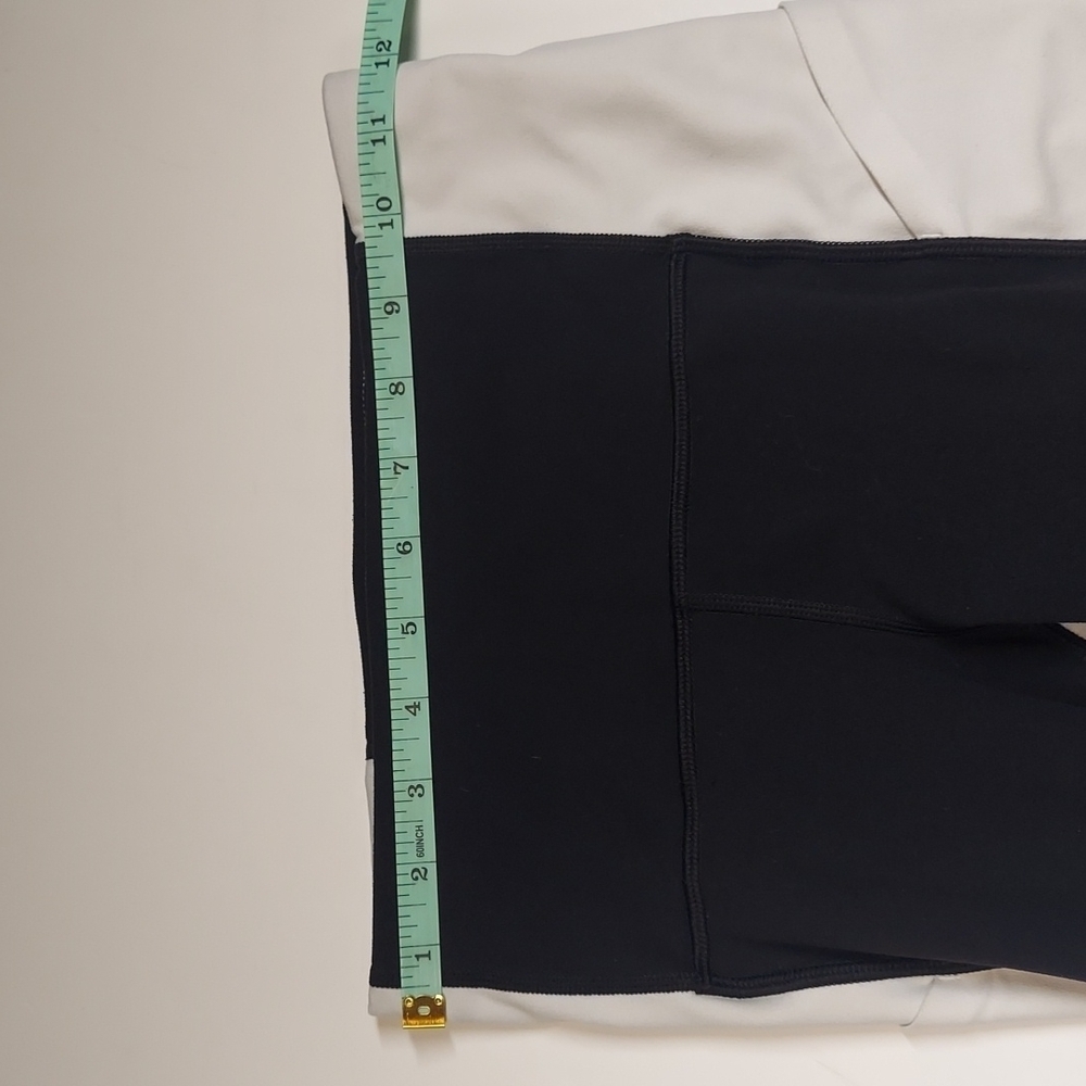 Athleta 3/4 pant XS - Picture 4 of 9